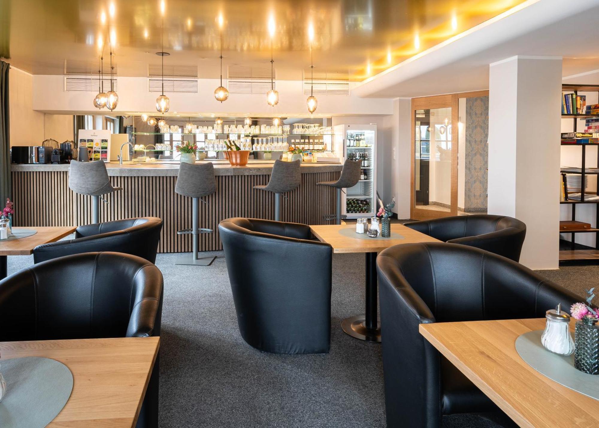 Sopherl Am See - Fruehstueck Auf Der Seeterrasse, Sehr Ruhig Und Wunderschoen Am See, 3 Minuten Nach Oberpfaffenhofen, Viele Radtouren, Restaurants & Cafes In Der Umgebung Weßling 외부 사진