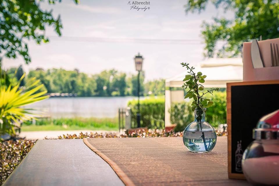 Sopherl Am See - Fruehstueck Auf Der Seeterrasse, Sehr Ruhig Und Wunderschoen Am See, 3 Minuten Nach Oberpfaffenhofen, Viele Radtouren, Restaurants & Cafes In Der Umgebung Weßling 외부 사진