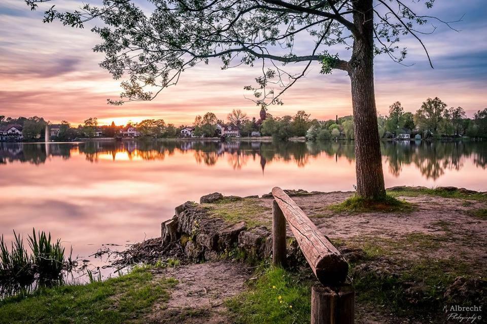Sopherl Am See - Fruehstueck Auf Der Seeterrasse, Sehr Ruhig Und Wunderschoen Am See, 3 Minuten Nach Oberpfaffenhofen, Viele Radtouren, Restaurants & Cafes In Der Umgebung Weßling 외부 사진